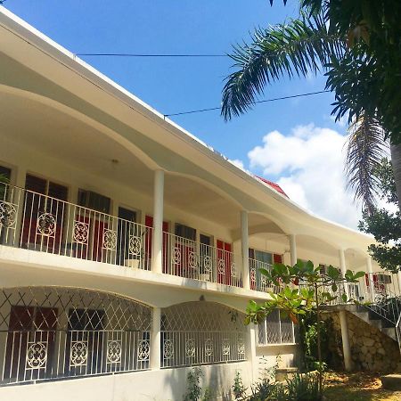 African Symbol Guest House 蒙特哥贝 外观 照片