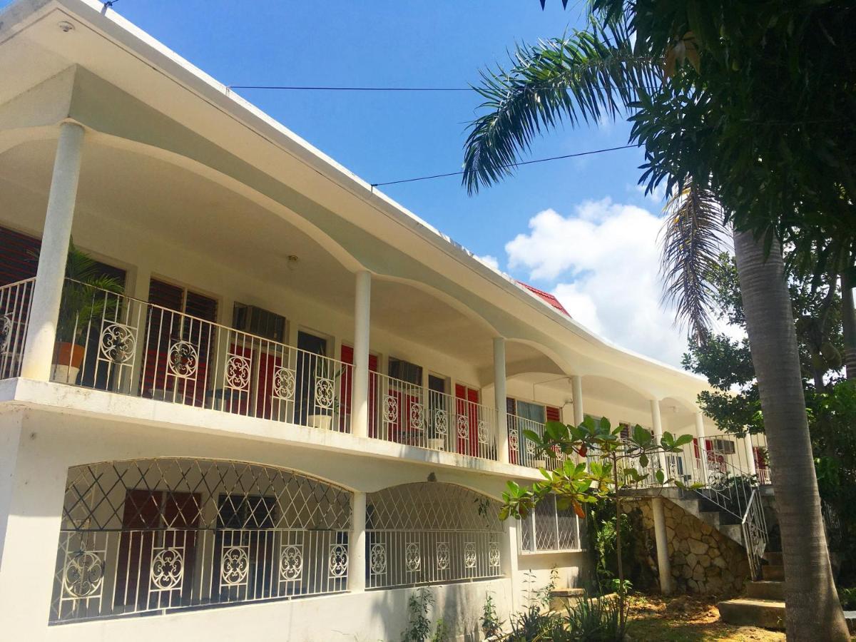 African Symbol Guest House 蒙特哥贝 外观 照片