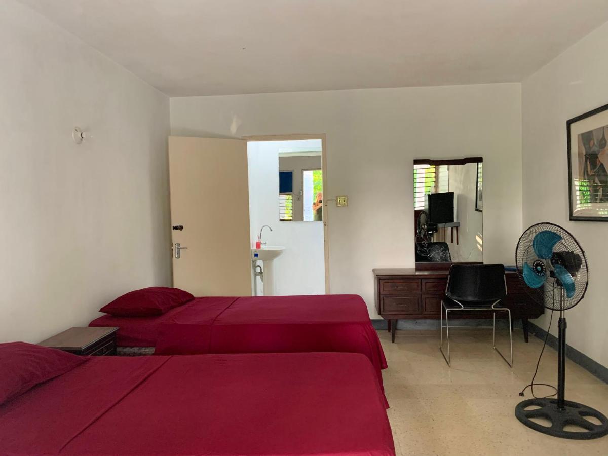 African Symbol Guest House 蒙特哥贝 外观 照片
